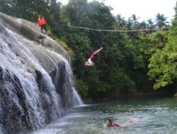 Destinasi Wisata Pangandaran Water Jump Di Curug Ciparakan