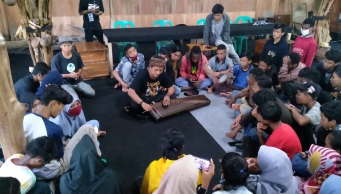 Taman Sagati Suguhkan Wisata Sunda Khas Pangandaran