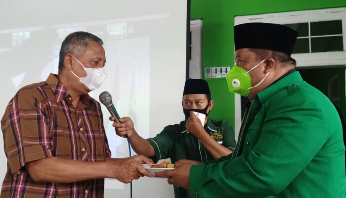 Harlah ke-48, DPC PPP Pangandaran Potong Tumpeng dan Santuni Anak Yatim Piatu
