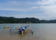 Memandang Nusakambangan dari Pantai Palatar Agung, Wisata Alternatif Masa Pandemi