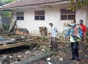 Rumah Ludes Terbakar, Bupati dan Wakil Ajak Warga Gotong Royong Membangun Kembali