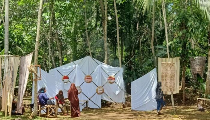 Maknai Hari Hutan Sedunia, SMK Bakti Karya Gelar Pameran Shibori