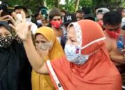 Pantai Batukaras Ditutup Pedagang Meradang