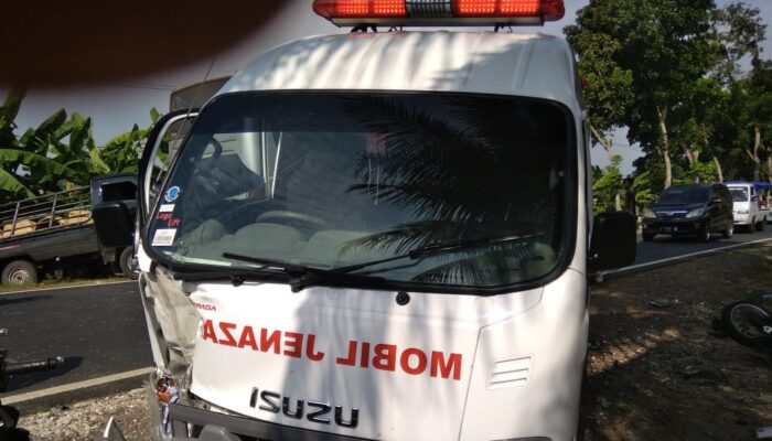 Saat Mengawal Jenazah Kakek, Tabrakan di Jalan