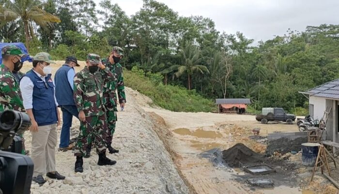 Pangdam III/Siliwangi Beserta Bupati Kunjungi Pembangunan Makodim Di Pangandaran