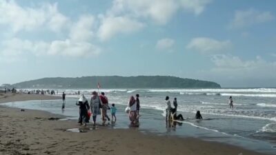 Bupati Jeje Wiradinata,Turun Langsung Ke Lapangan Awasi Prokes Di Pantai Pangandaran