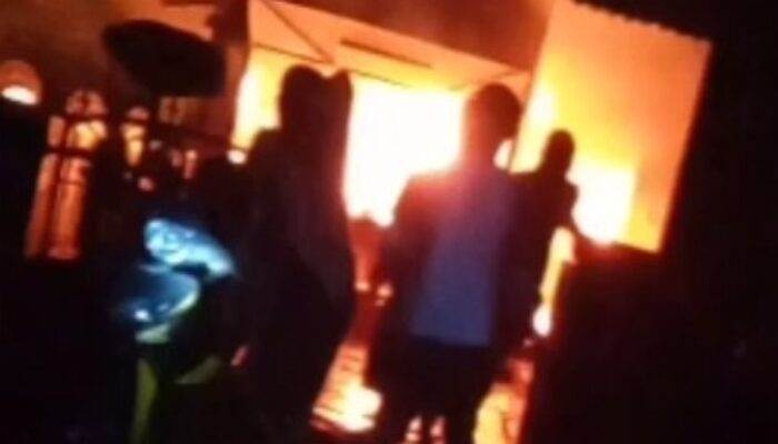 Rumah Warga Parigi Ludes Terbakar, Lansia Nyaris Terlalap Api