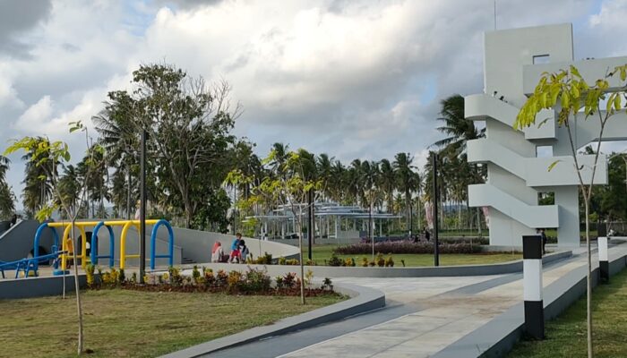 Ini Aturan Menaiki Menara Pandang Alun Alun Paamprokan Pangandaran