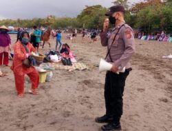 Polres Ciamis Turunkan Dua Personel Bintara Ke Pantai Pangandaran