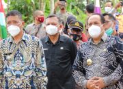 Bupati Jeje Wiradinata Berikan Penghargaan Serifikat ODF Kepada Desa Cimanggu Langkaplancar