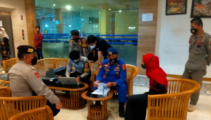 Langgar Prokes, Petugas Gabungan Tindak Dua Hotel Di Pantai Pangandaran