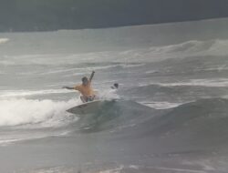 Pantai Pangandaran Jadi Spot Surfing Untuk Menarik Turis Mancanegara