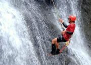 Wisata Uji Andrenalin Shower Climbing Di Curug Leuwi Leutak Pangandaran