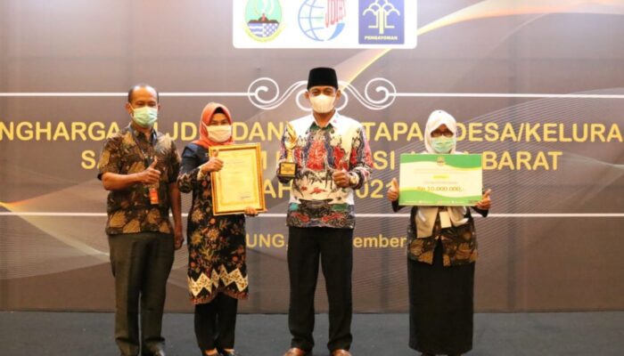 Sekretariat DPRD Pangandaran Mendapat Penghargaan Terbaik JDIH Awards Di Jawa Barat