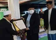 Bupati Pangandaran Mendapat Penghargaan Pada Peringatan Hari Lahir STITNU Al Farabi Pangandaran Ke 7 Tahun