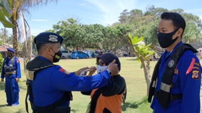 Pengunjung Pantai Madasari Merasa Nyaman, Selalu Diberikan Himbauan Prokes Oleh Petugas