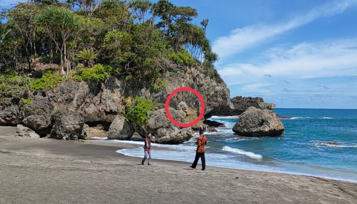 Unik Ukiran Alam Mirip Wajah Manusia Di Pantai Madasari