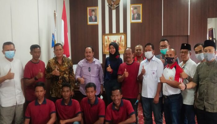 Atlet Terjun Payung Bersilaturahmi Dengan Bupati Jeje Wiradinata Setelah Lolos BK Porprov XIV Jabar
