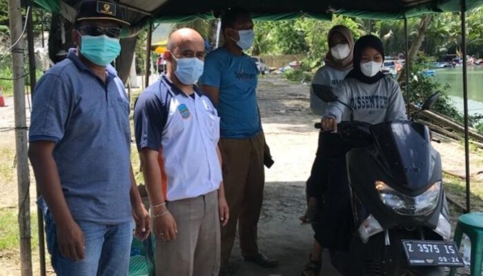 Obyek Wisata Pantai Barukaras Tidak Ditutup Tapi Pengalihan Arus Masuk Sementara