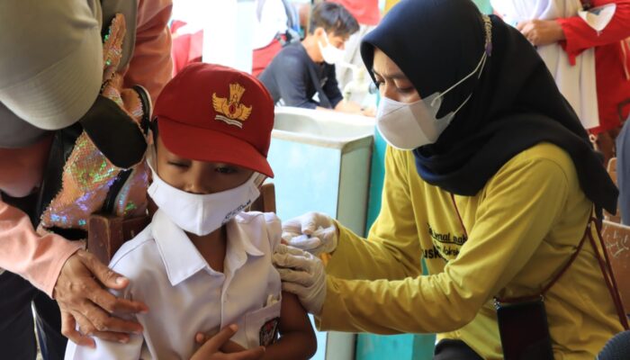 Kapolres Ciamis Monitoring Vaksinasi Usia 6 – 11 Tahun Di Pangandaran