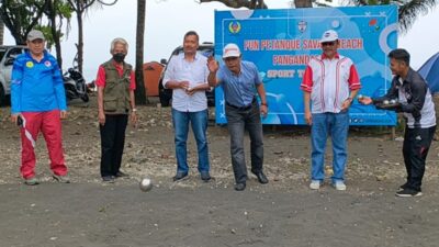 Ketua DPRD Pangandaran Membuka Fun Petanque Savana Beach Pangandaran 2022 Di Pantai Madasari