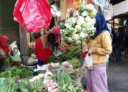 Minyak Goreng Kemasan Harga Turun Di Pasar Kalipucang