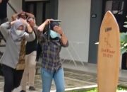 Simulasi, Pengelola Hotel Berhamburan Keluar Selamatkan Diri Di Pantai Batu Karas