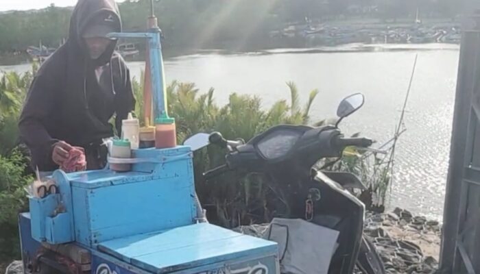 Viral Jembatan Sodongkopo Nusawiru, Membawa Berkah Bagi Pedagang Cilok