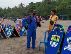 Polisi Di Pangandaran Gencar Berikan Edukasi Prokes Covid-19