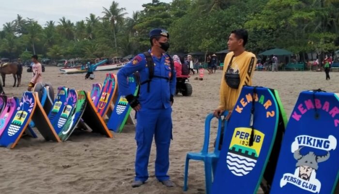 Polisi Di Pangandaran Gencar Berikan Edukasi Prokes Covid-19