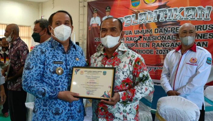 Atlet Legendaris Era Tahun 1980 Diberikan Penghargaan Oleh KONI Pangandaran