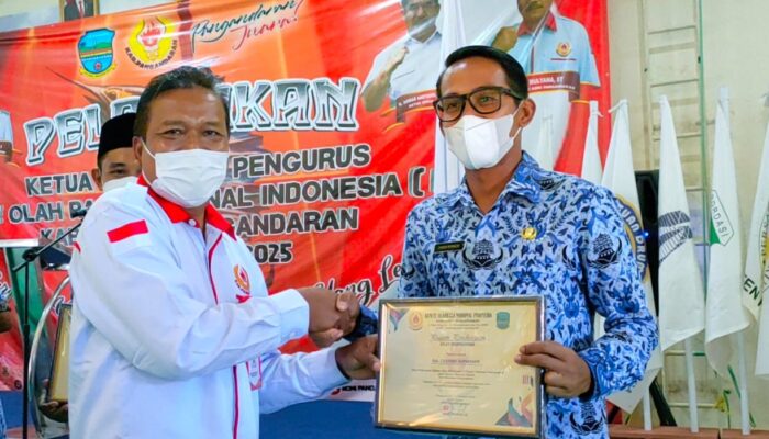 Ketua Umum KONI Pangandaran Berikan Penghargaan Kepada Atlet Berprestasi Hingga Juara Internasional
