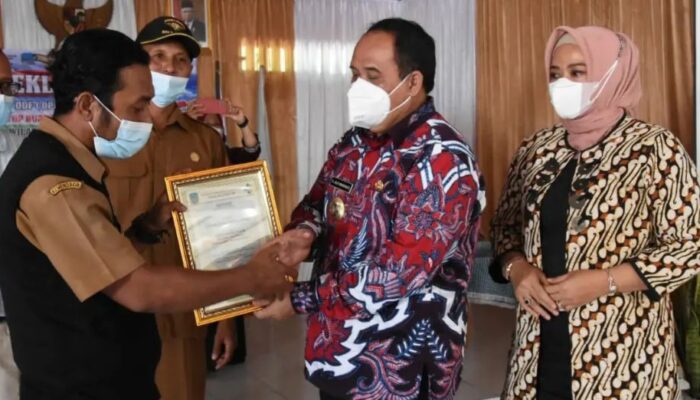 Sukses Deklarasikan ODF,Desa Karangjaladri Mendapat Sertifikat Dari Bupati Pangandaran