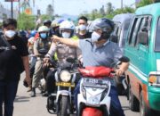 Pantau Kemacetan Pantai Pangandaran, Bupati Jeje Wiradinata Gunakan Sepeda Motor