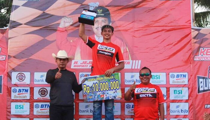 Kejuaraan Bupati Cup Open 2022 Motocross,Crosser Okta Racing Team Juara Umum Pemula