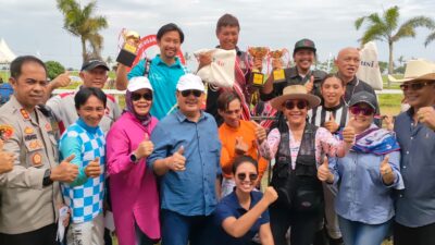 Susi Pudjiastuti Hadiri Kejuaraan Pacuan Kuda Bupati Pangandaran Cup 2022,Ini Pemenang Piala Susi Air