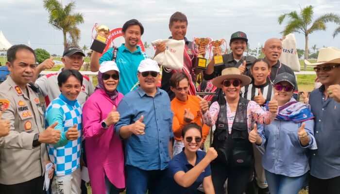 Susi Pudjiastuti Hadiri Kejuaraan Pacuan Kuda Bupati Pangandaran Cup 2022,Ini Pemenang Piala Susi Air