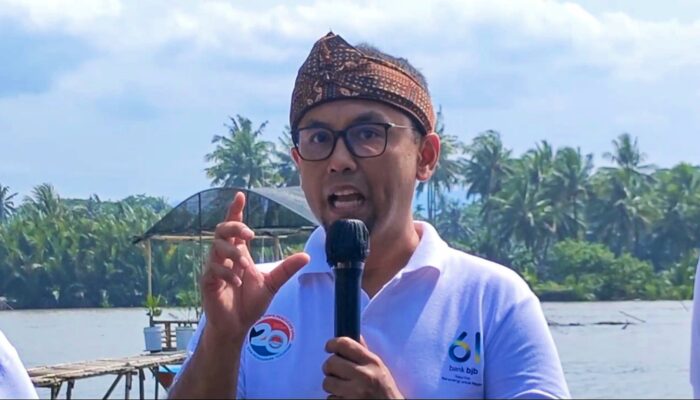 Penanaman 2061 Pohon Mangrove 2 Dekade Gerakan APU PPT, Ternyata Ini Filosopinya