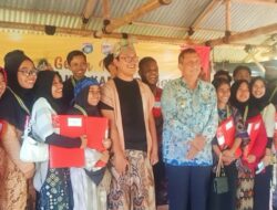 Siswa SMK Bakti Karya Parigi Angkatan 4 Teteskan Air Mata Saat Gelar Pamit