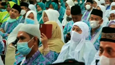 Jamaah Haji Pangandaran Bangga, Saat Penyambutan Langsung Oleh Gubernur Ridwan Kamil