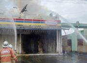 Kebakaran Minimarket Di Pangandaran, Bupati Pangandaran Ikut Mantau Proses Pemadaman