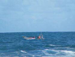 Perahu Nelayan Asal Pangandaran Alami Karam Ditengah Laut,Komunikasi Terputus