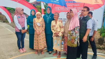 Ibu Bupati Pangandaran Apresiasi Ide Kreatifitas Warga Membuat Lorong Merah Putih