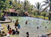 Kolam Renang Alami Banyu Mili Di Wisata Gua Nyalindung Pangandaran