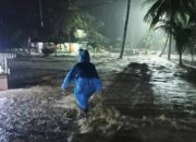 Hujan Deras Akibatkan Sungai Meluap Di Blok SMK Darma Agung Sidamulih Dan Pohon Tumbang Di Pangandaran