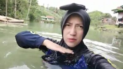 Akses Jalan Terendam Banjir Di Cigugur Pangandaran,Tagana dan Polairud Kirim Bantuan Perahu Karet