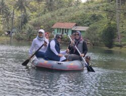 Hj Ida Nurlaela Wiradinata Tinjau Lokasi Banjir Di Desa Bunisari Cigugur