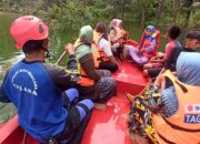 Kemensos RI Berikan Bantuan Perahu Polytelin Untuk Mobilisasi Korban Banjir Bunisari