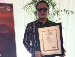 Bupati Pangandaran Jeje Wiradinata Di Anugrahi Tokoh Literasi Digital Daerah 2022 Oleh Gubernur Jabar