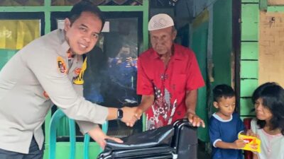 Kapolres Pangandaran Serahkan Bantuan Sosial Pada Masyarakat